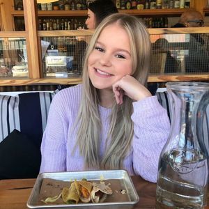 Meet your Posher, Emma